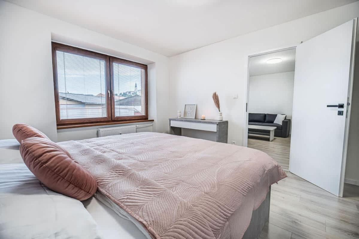 Nitra Castle Suite - Modern Elegance & Serenity Екстериор снимка